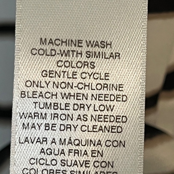 Chicos Top Women M Black Striped Tunic Neutral Minimalist Capsule Old Money 80s - Picture 14 of 16